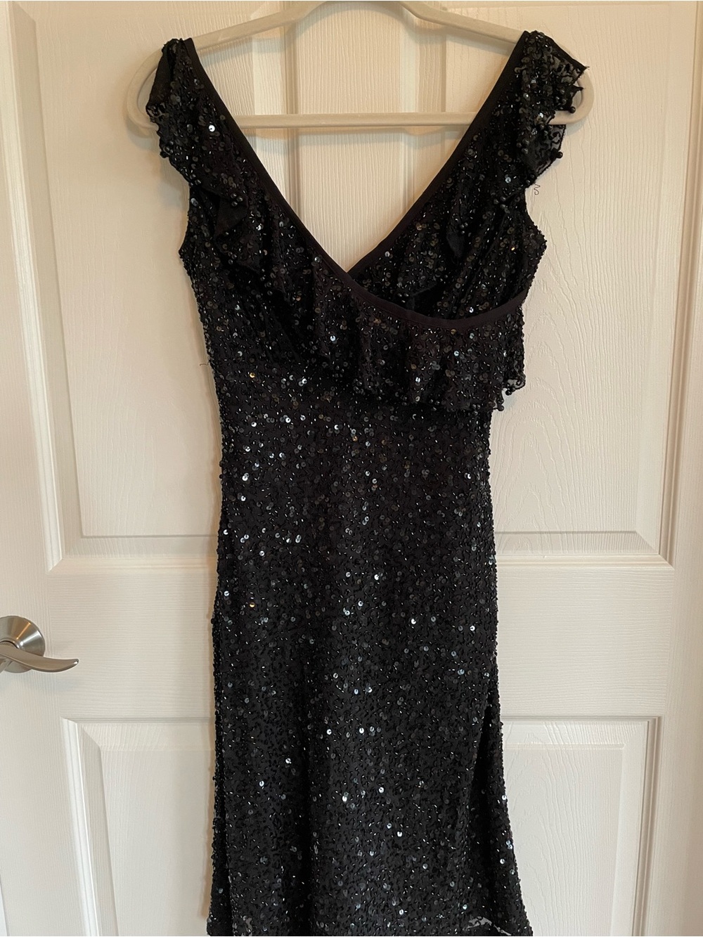 Stunning Marina Black Sequin V-Neck Cocktail Dress Size 4